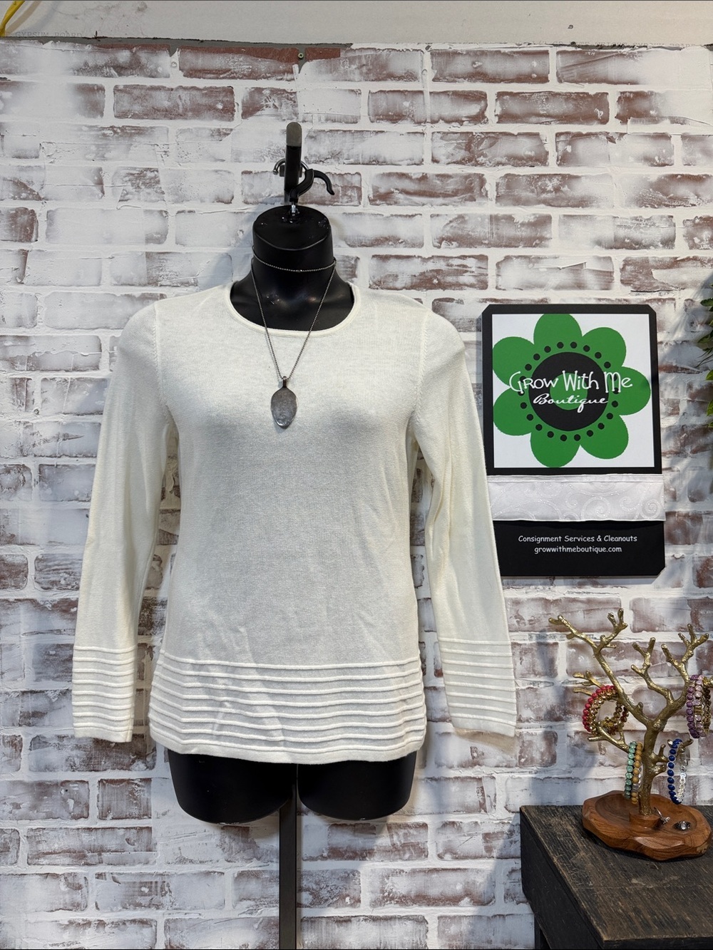 Marble Cream Long Sleeve Knit sweater NWT small